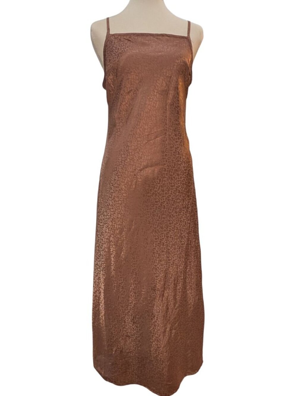 Shiny maxi dress with subtle leopard print